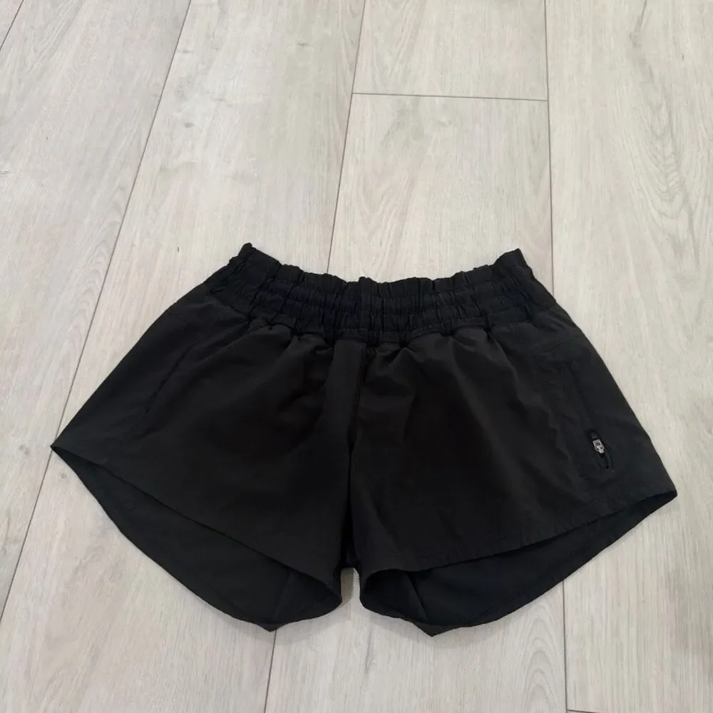 Lululemon women’s black shorts size s